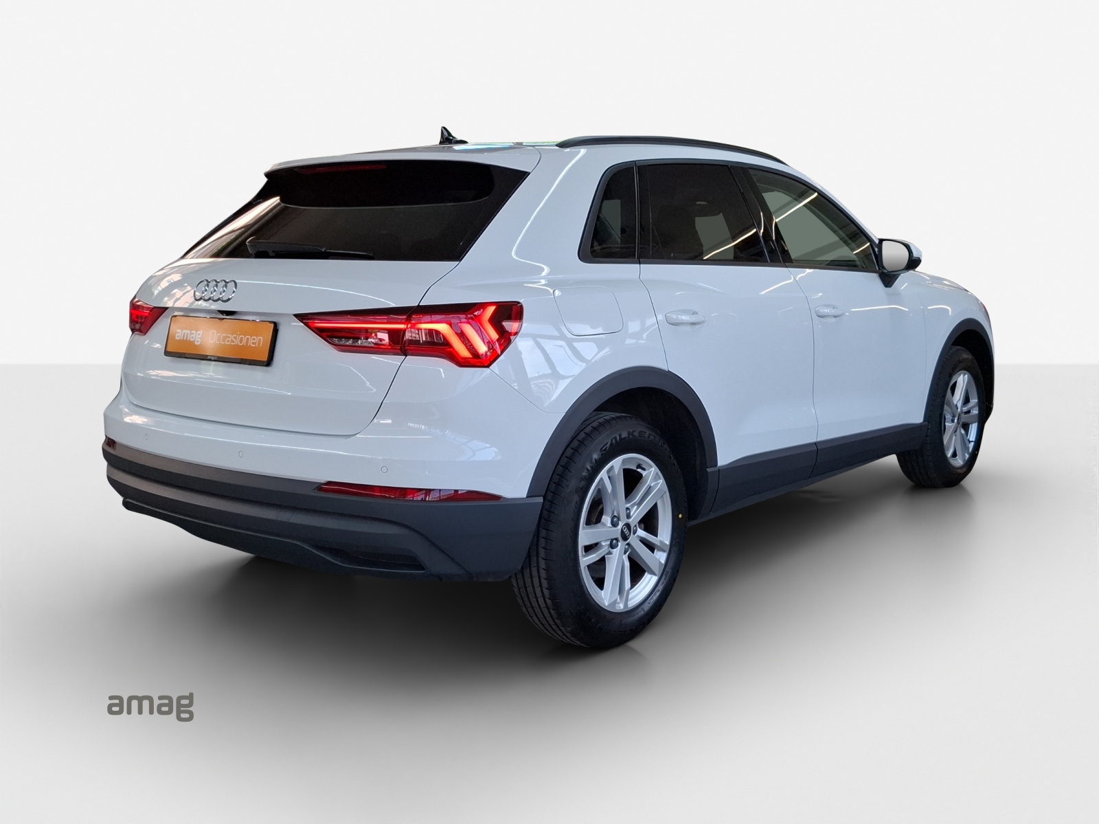 AUDI Q3 35 TFSI Attraction S-tronic-image-4