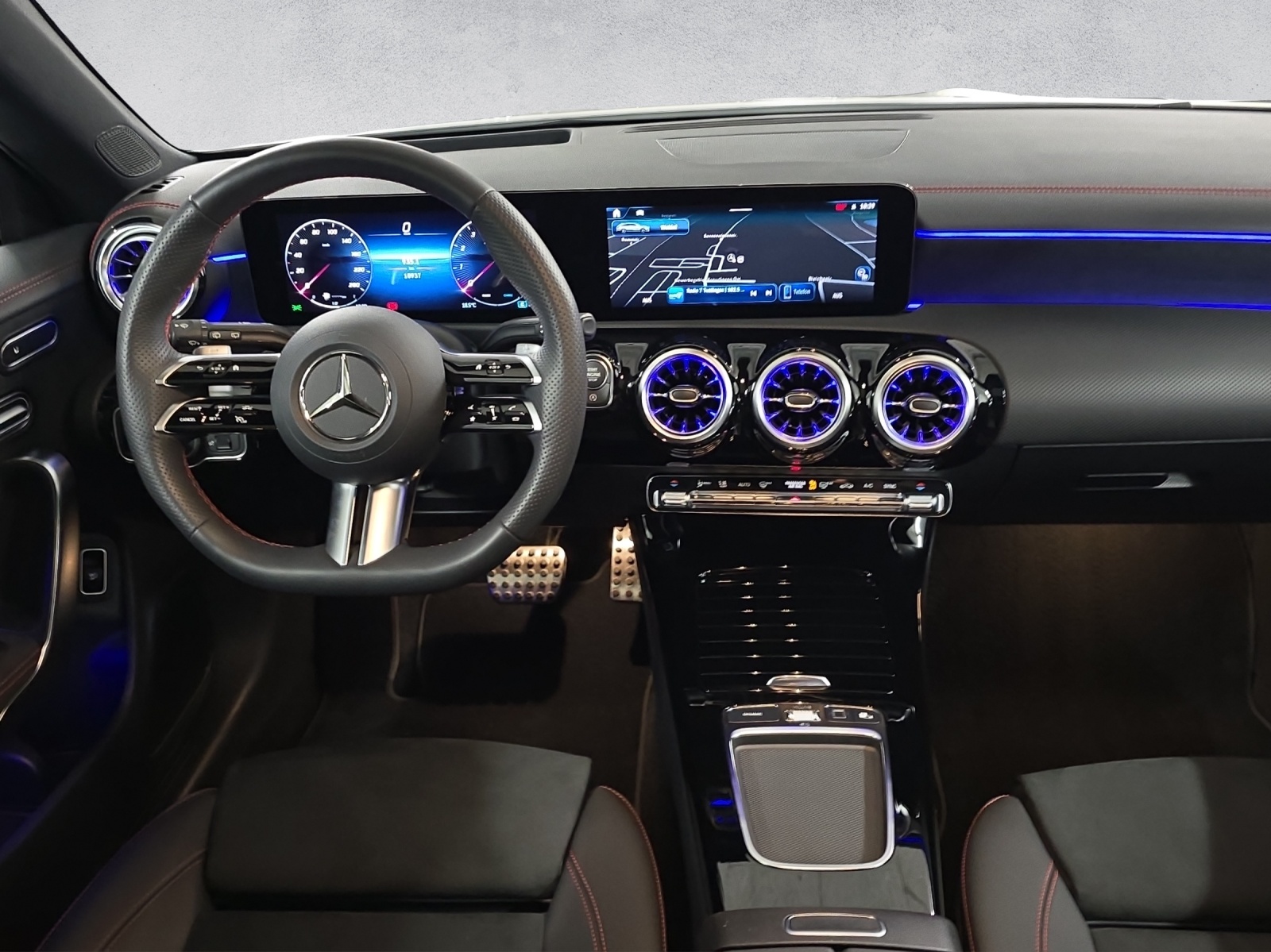 MERCEDES-BENZ CLA 250 AMG Line 4Matic Shooting Brake-image-14
