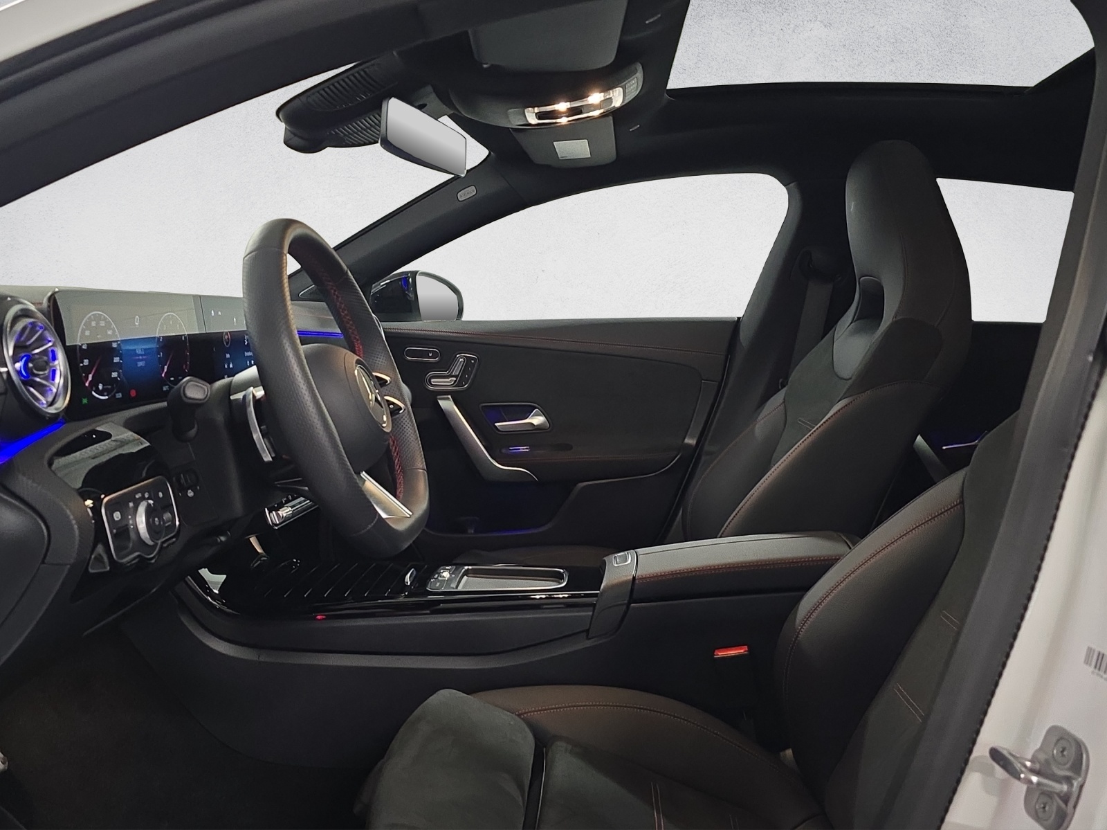 MERCEDES-BENZ CLA 250 AMG Line 4Matic Shooting Brake-image-10