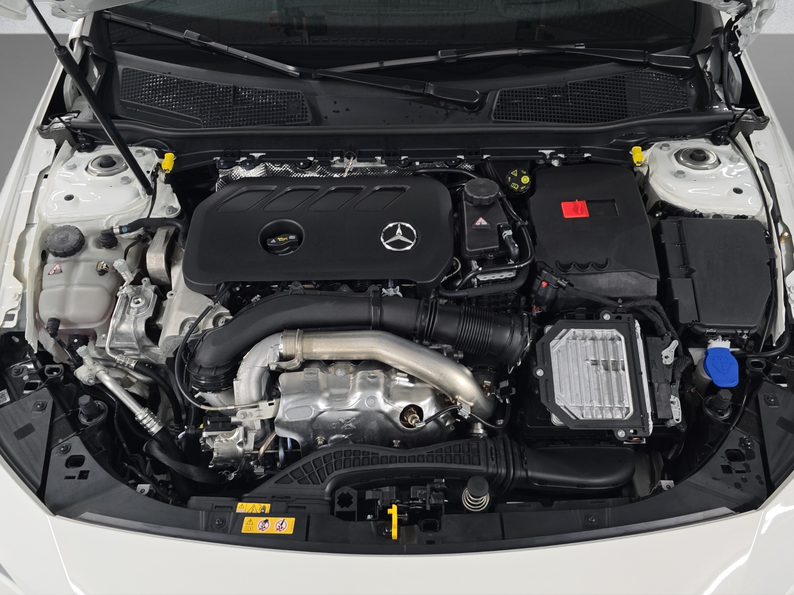 MERCEDES-BENZ CLA 250 AMG Line 4Matic Shooting Brake-image-9