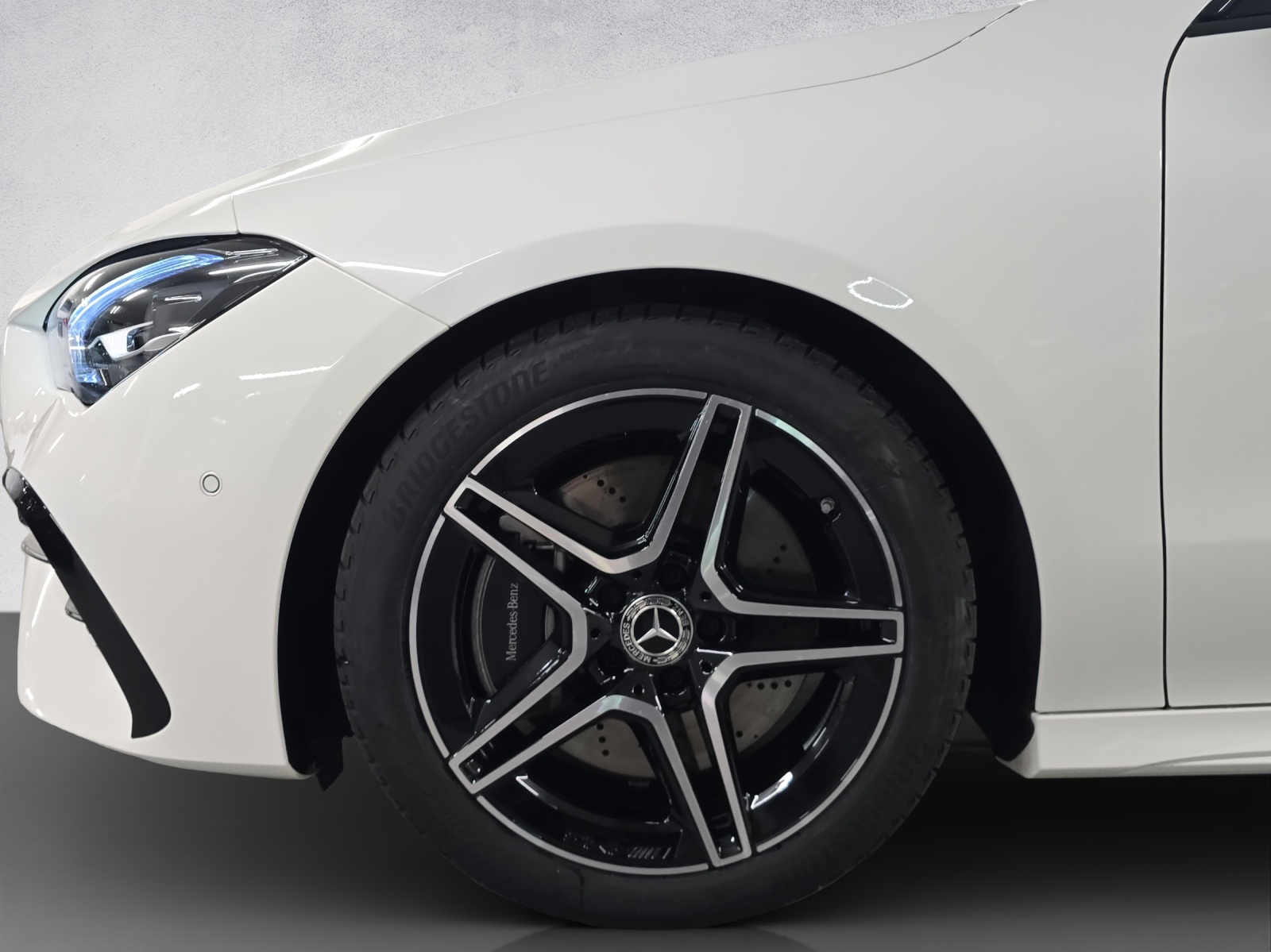 MERCEDES-BENZ CLA 250 AMG Line 4Matic Shooting Brake-image-7