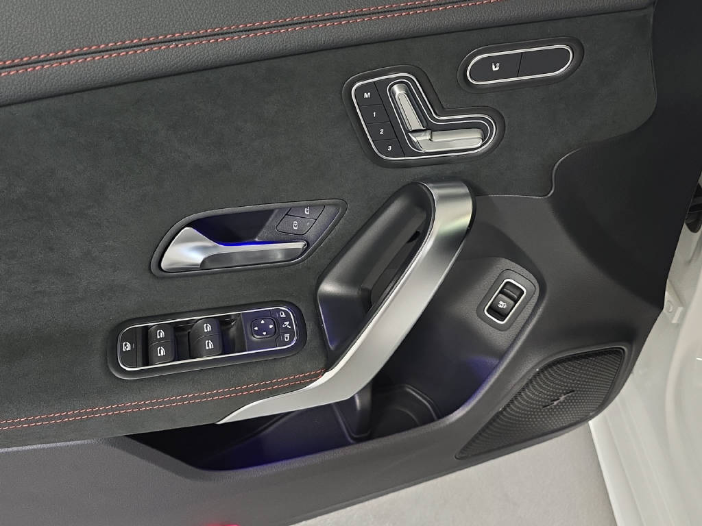 MERCEDES-BENZ CLA 250 AMG Line 4Matic Shooting Brake-image-5