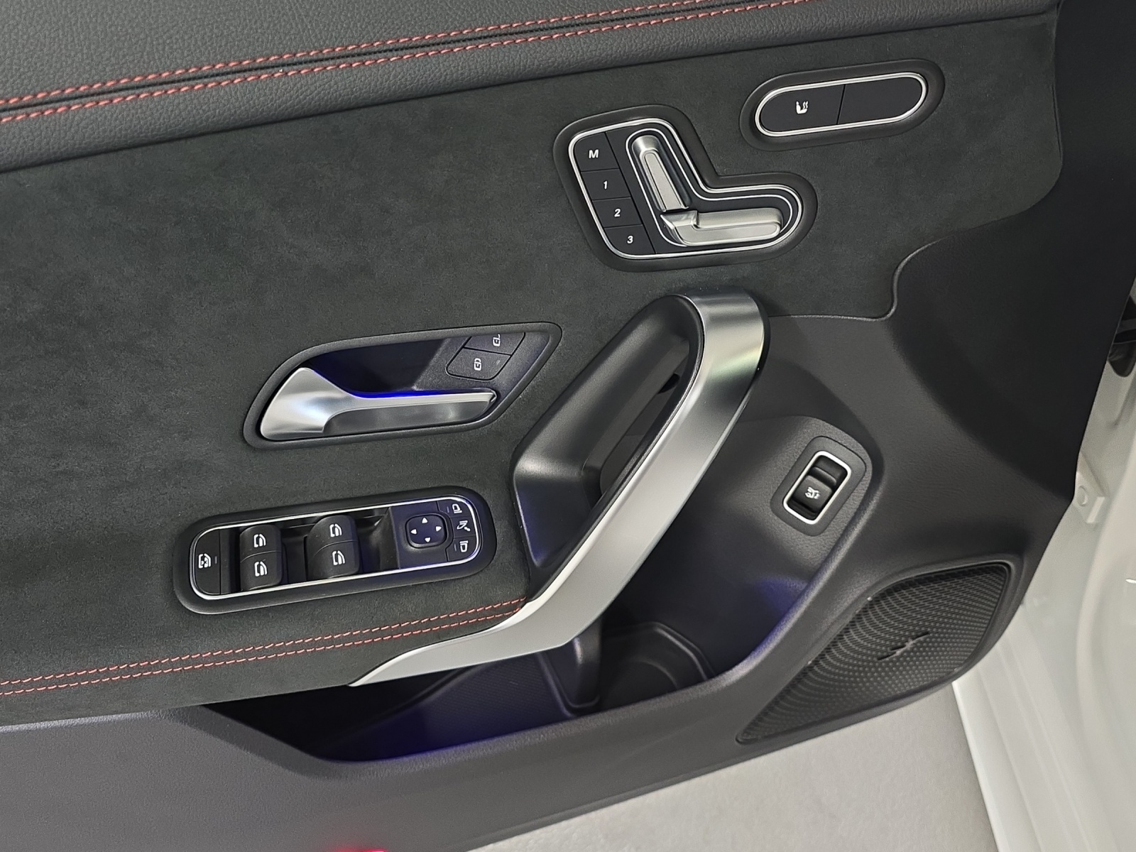 MERCEDES-BENZ CLA 250 AMG Line 4Matic Shooting Brake-image-6