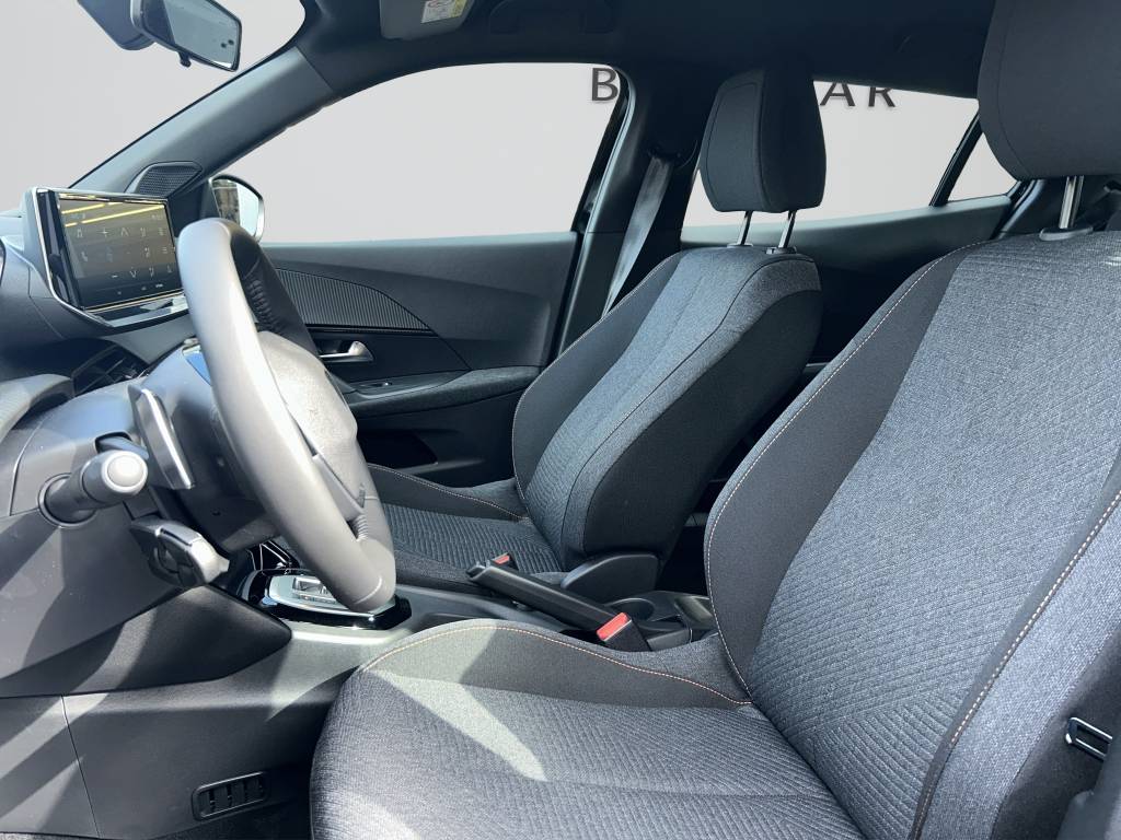 PEUGEOT 2008 1.2 145 MHEV Style-image-7