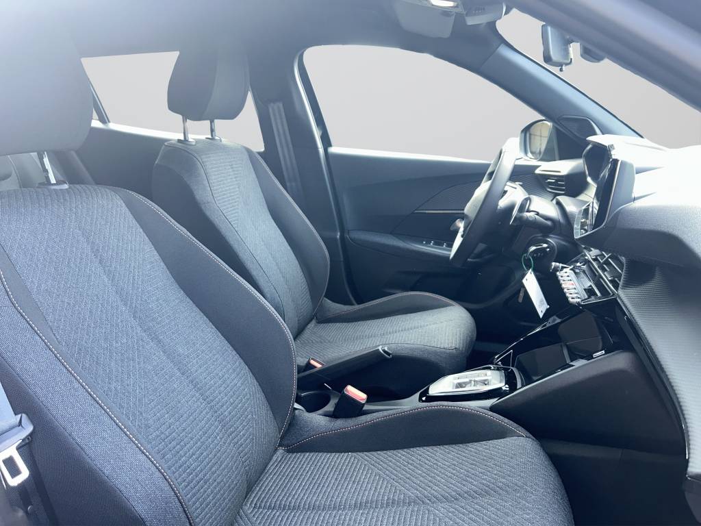 PEUGEOT 2008 1.2 145 MHEV Style-image-10