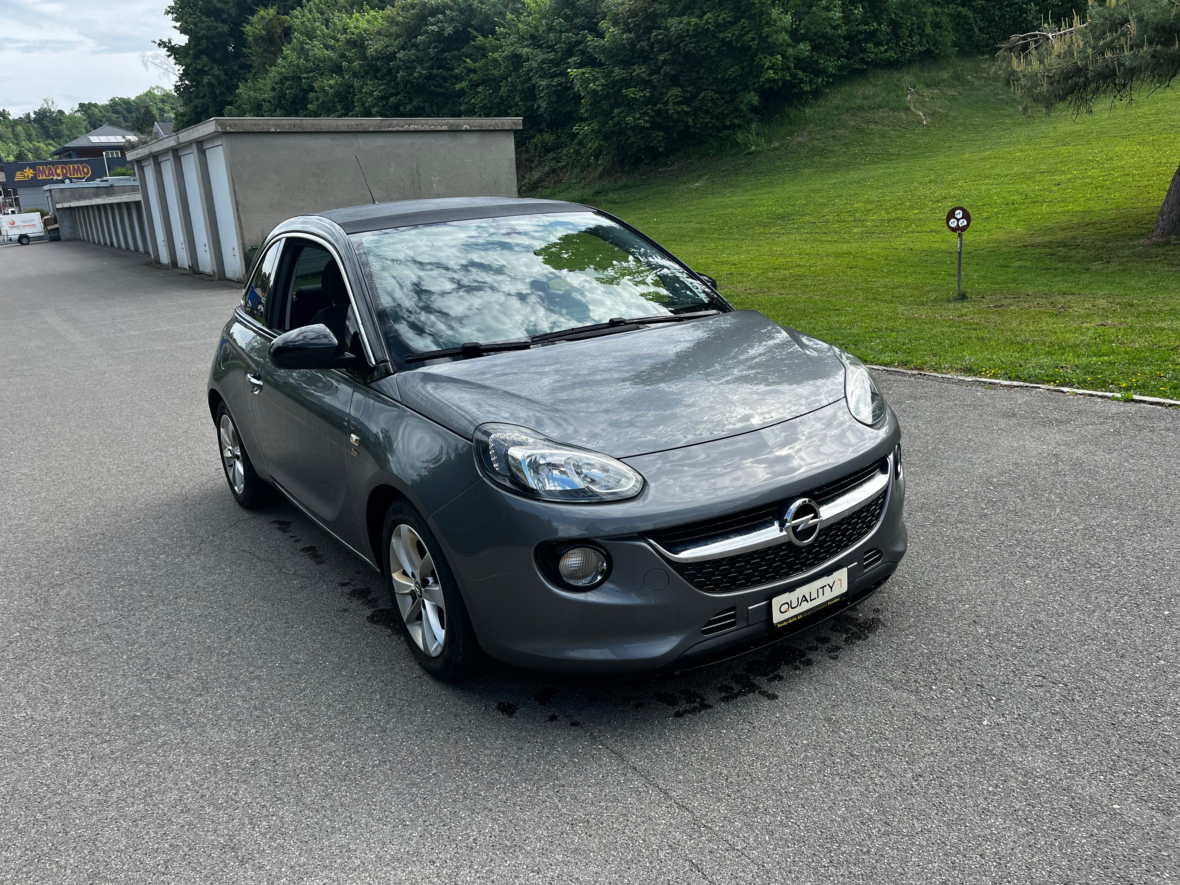 Car photo