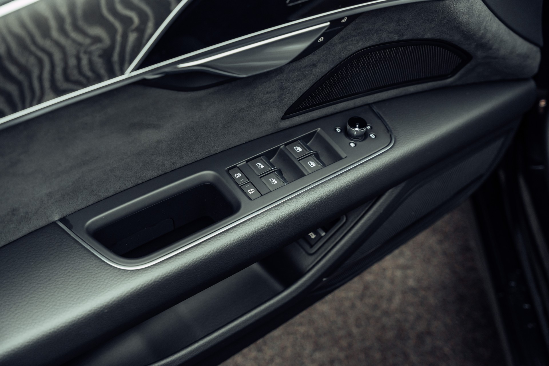 AUDI A8 50 TDI quattro tiptronic-image-15