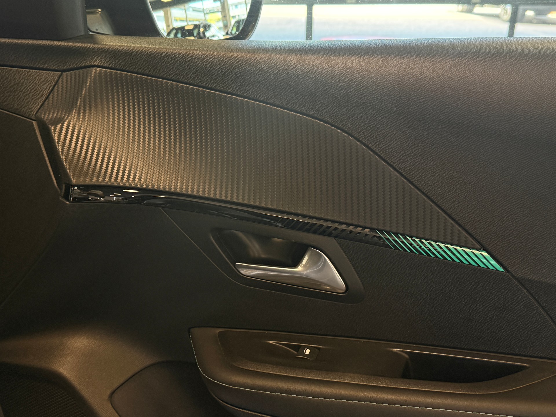 PEUGEOT 208 1.2 PureTech Allure *Virtual Tacho*-image-8