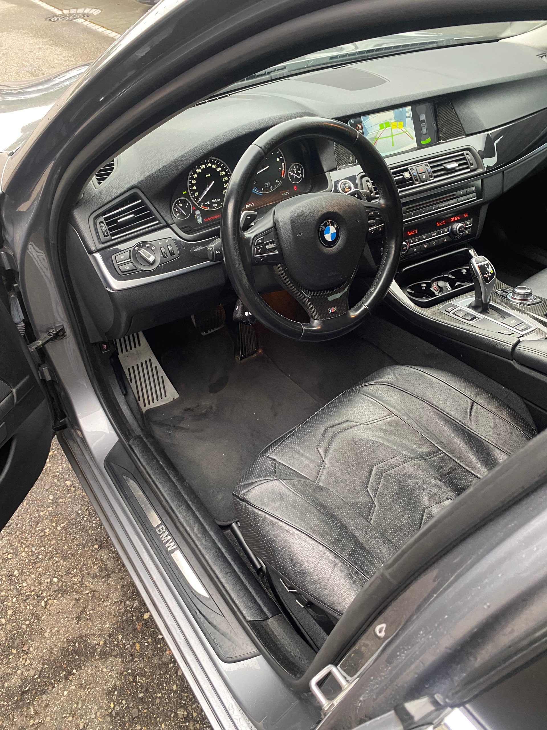 BMW 520i Touring Steptronic-image-11