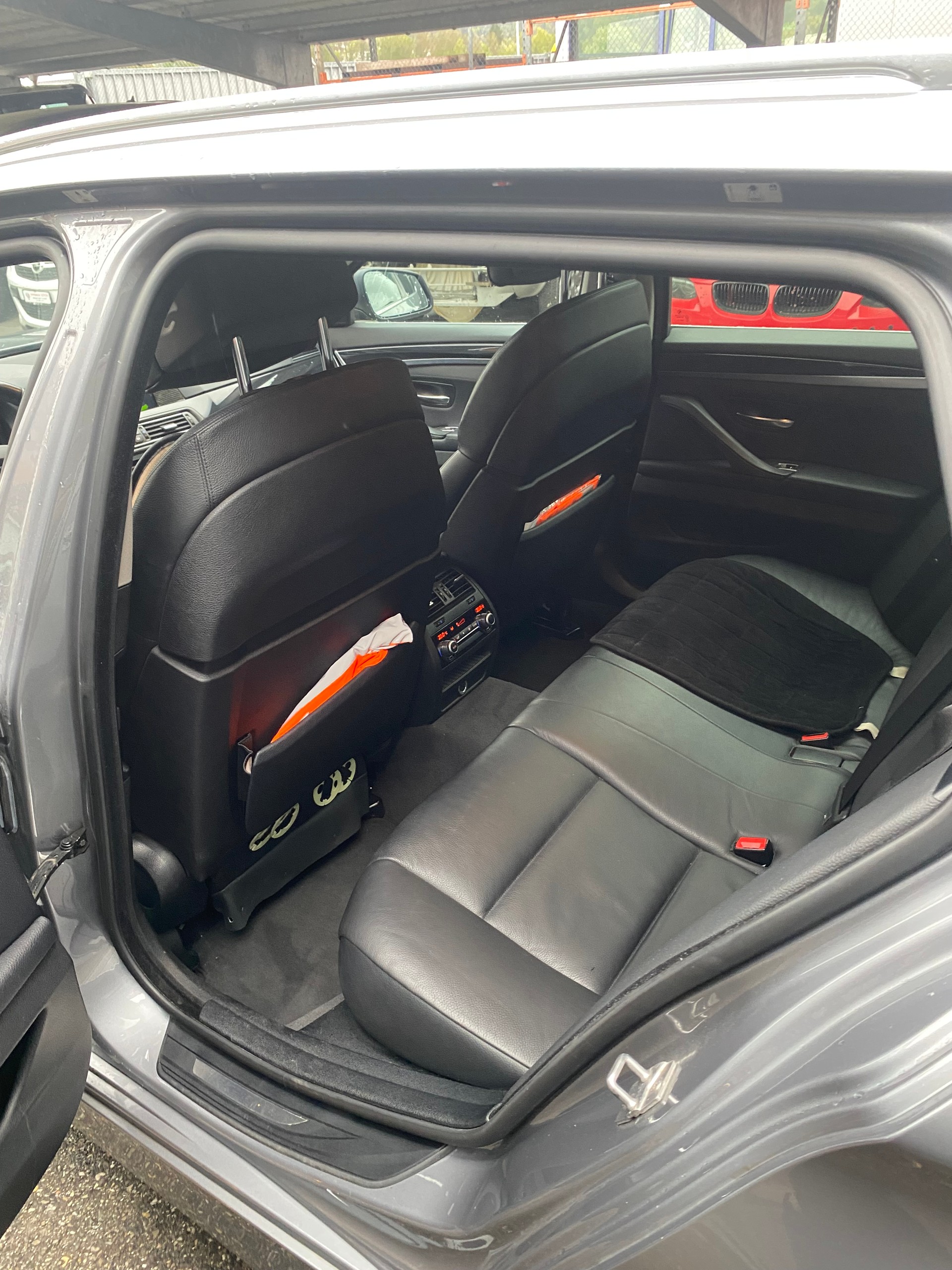 BMW 520i Touring Steptronic-image-12