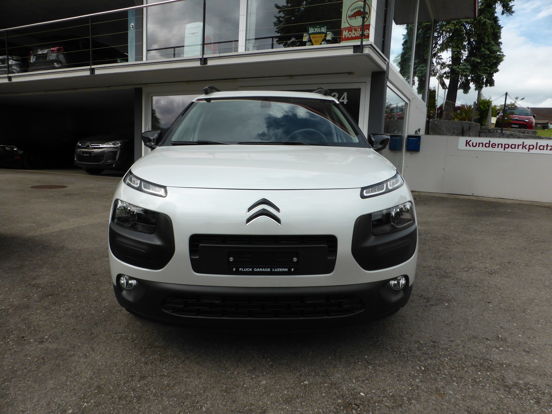 CITROEN C4 Cactus 1.2 e-THP Shine EAT6-image-2