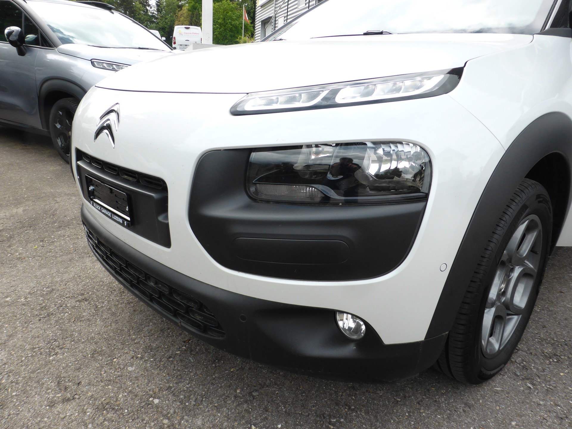 CITROEN C4 Cactus 1.2 e-THP Shine EAT6-image-6