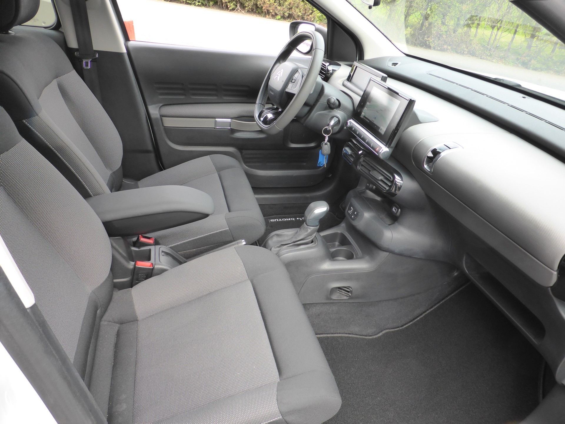 CITROEN C4 Cactus 1.2 e-THP Shine EAT6-image-10