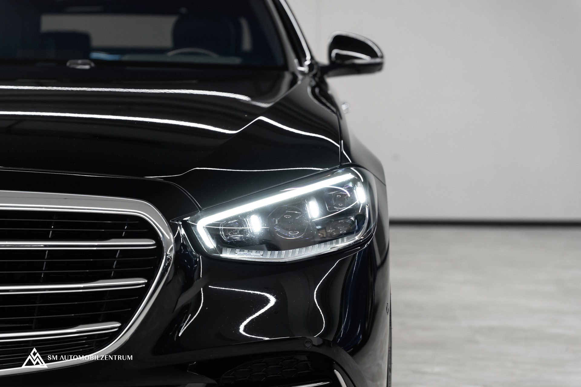 MERCEDES-BENZ S 500 L 4Matic AMG Line 9G-Tronic / Panorama / 360° / Head-Up / Massage-image-3