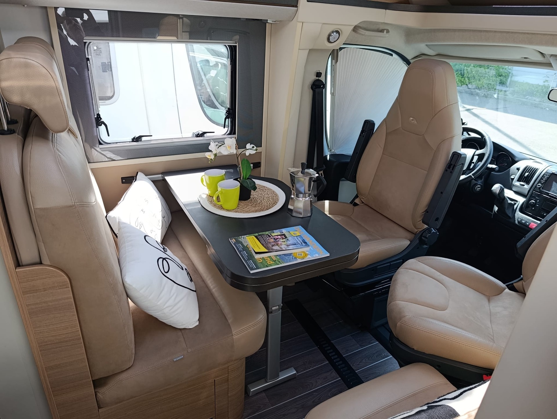 ADRIA C Compact SL**Das perfekte Wohnmobil für alle, die beim Fahren keine Kompromisse machen wollen** Automat 150PS*-image-9