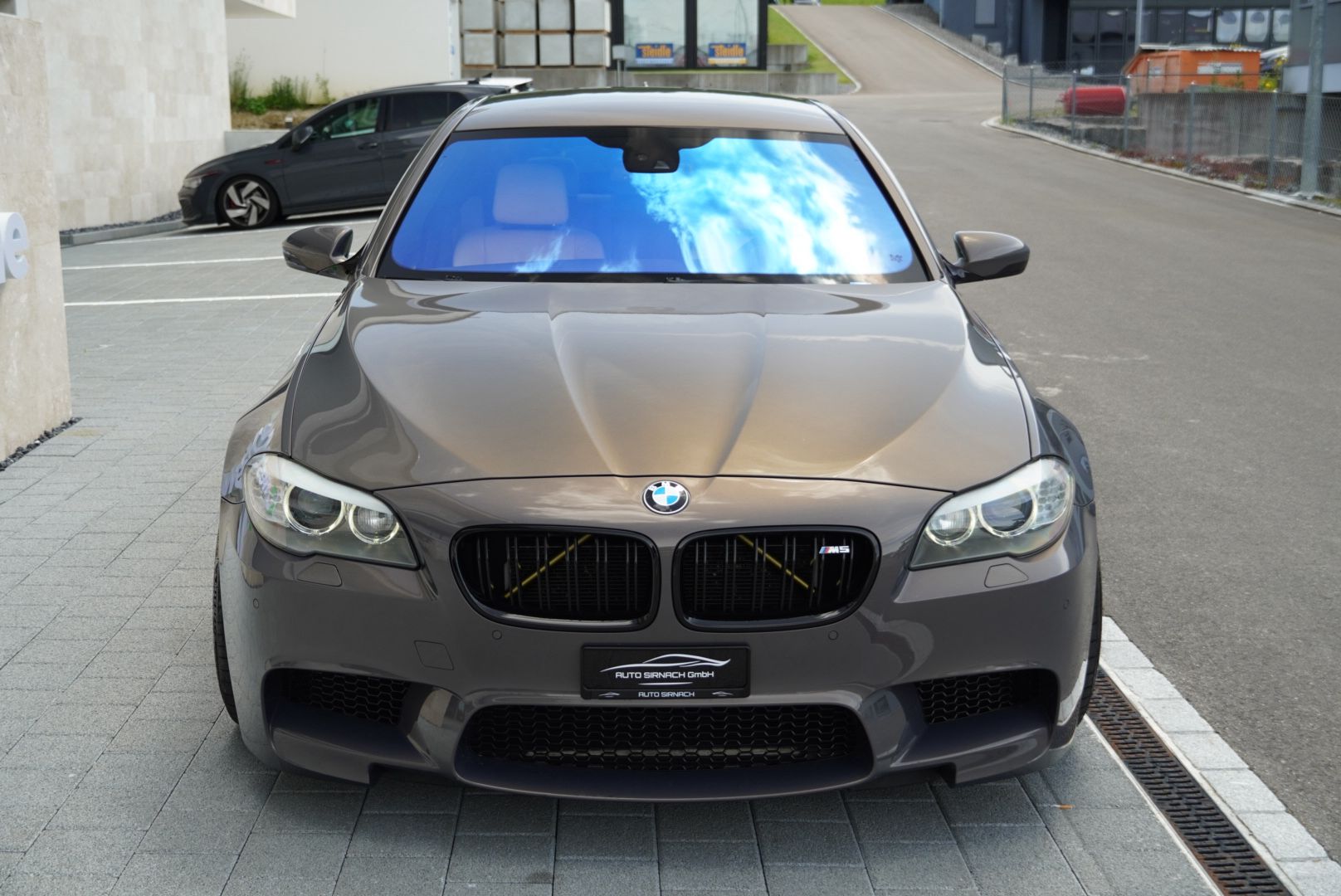 BMW M5 Drivelogic Champagne Quartz Metallic-image-5