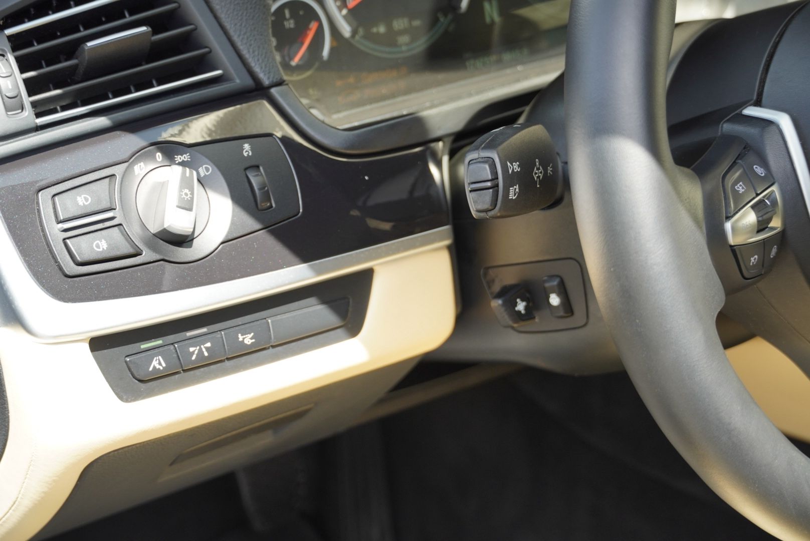 BMW M5 Drivelogic Champagne Quartz Metallic-image-19