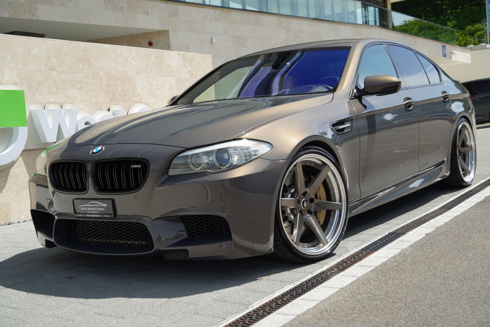 BMW M5 Drivelogic Champagne Quartz Metallic
