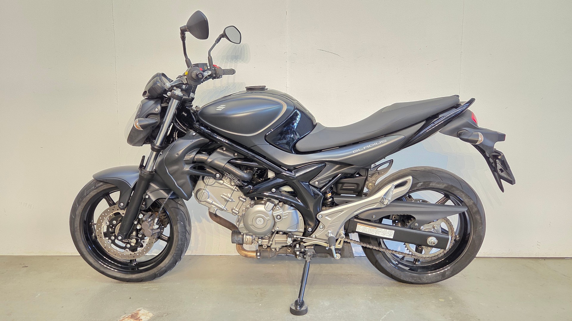 SUZUKI SFV 650 Gladius ABS-showroom-element-1
