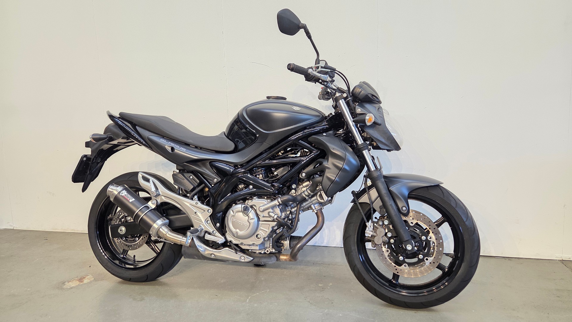 SUZUKI SFV 650 Gladius ABS-showroom-element-2