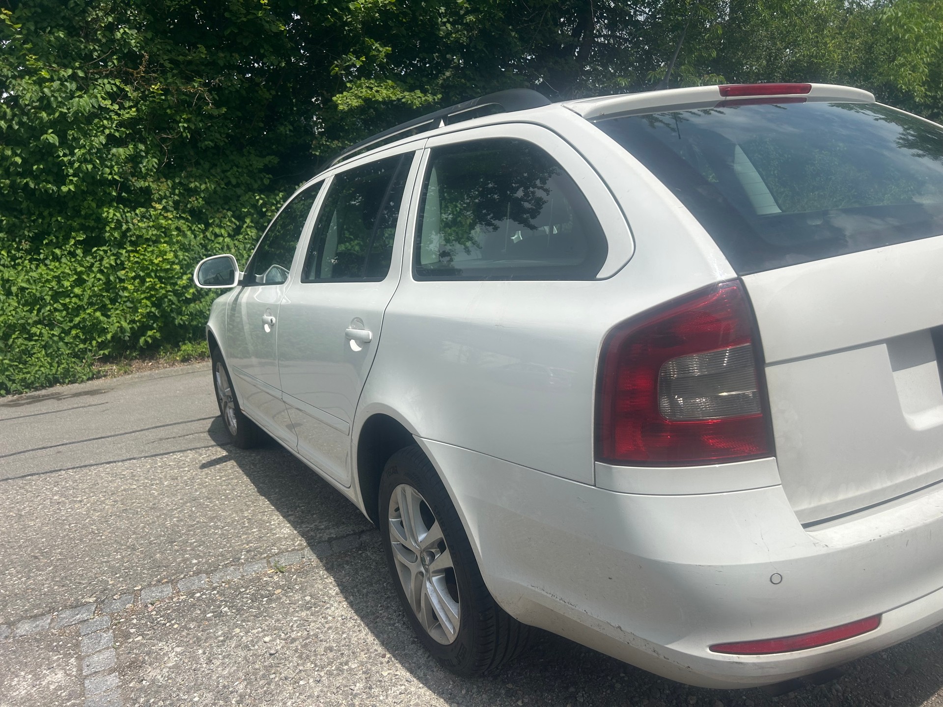 SKODA Octavia Combi 2.0 TDI Laurin & Klement 4x4-image-5