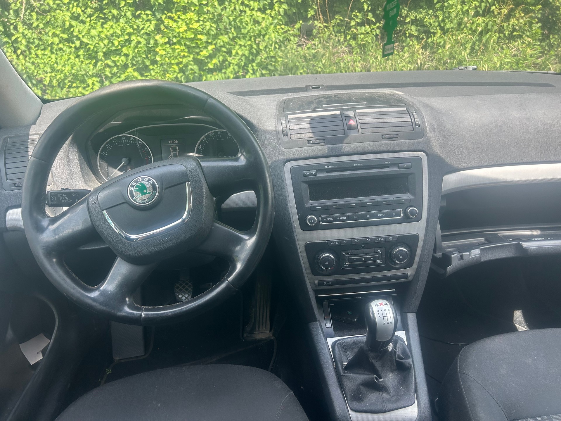 SKODA Octavia Combi 2.0 TDI Laurin & Klement 4x4-image-6