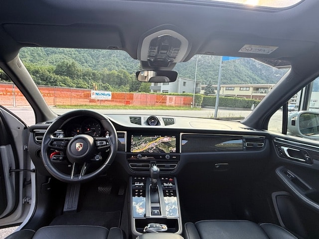 PORSCHE Macan GTS PDK-image-12