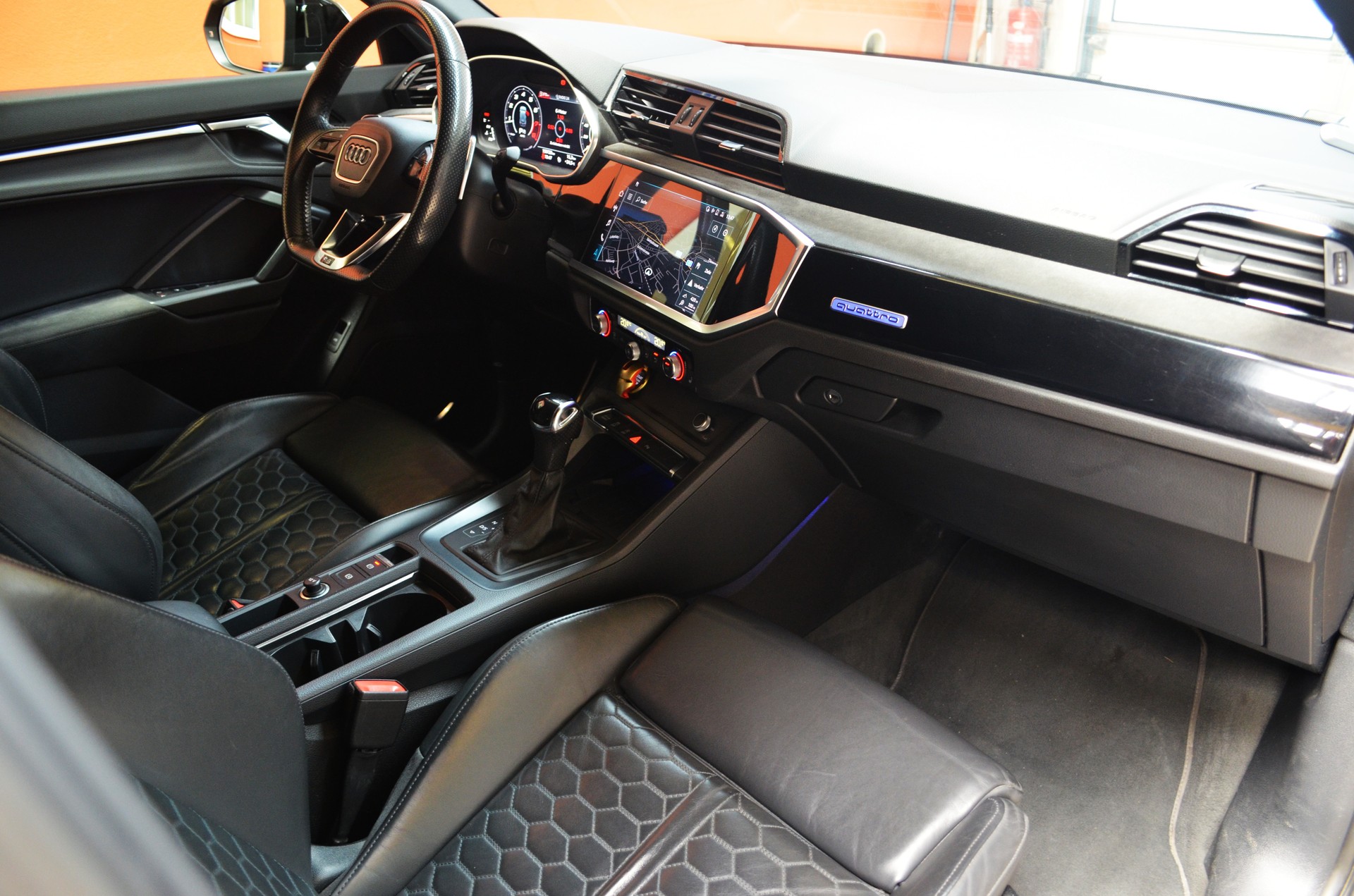 AUDI RS Q3 2.5 TFSI quattro S tronic-image-8