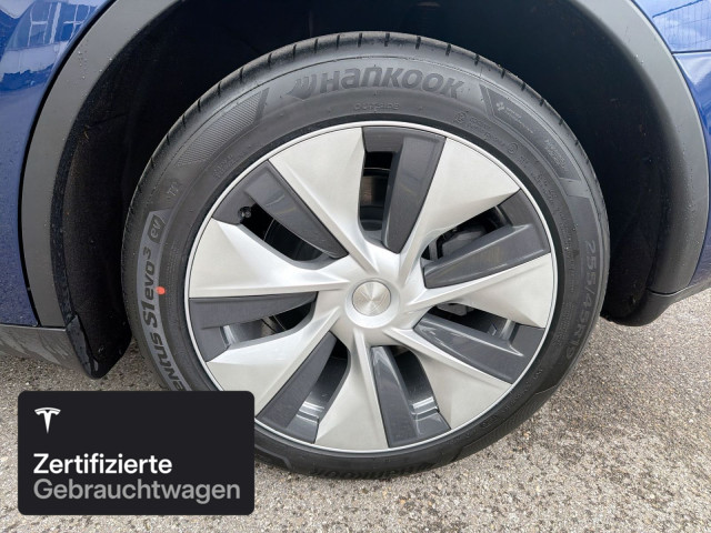 TESLA Model Y Long Range AWD-image-5