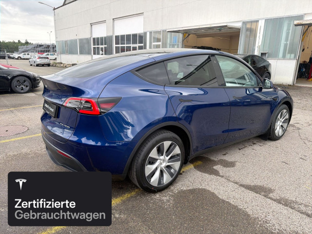 TESLA Model Y Long Range AWD-image-8