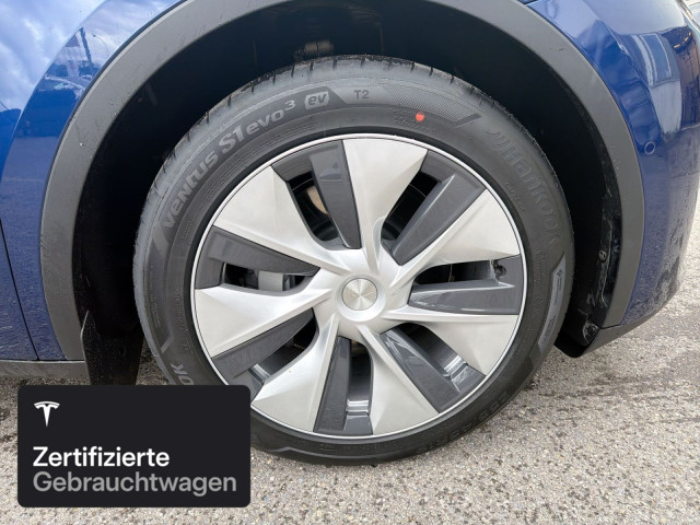 TESLA Model Y Long Range AWD-image-10