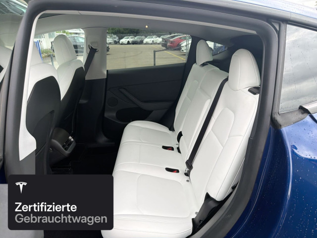 TESLA Model Y Long Range AWD-image-13