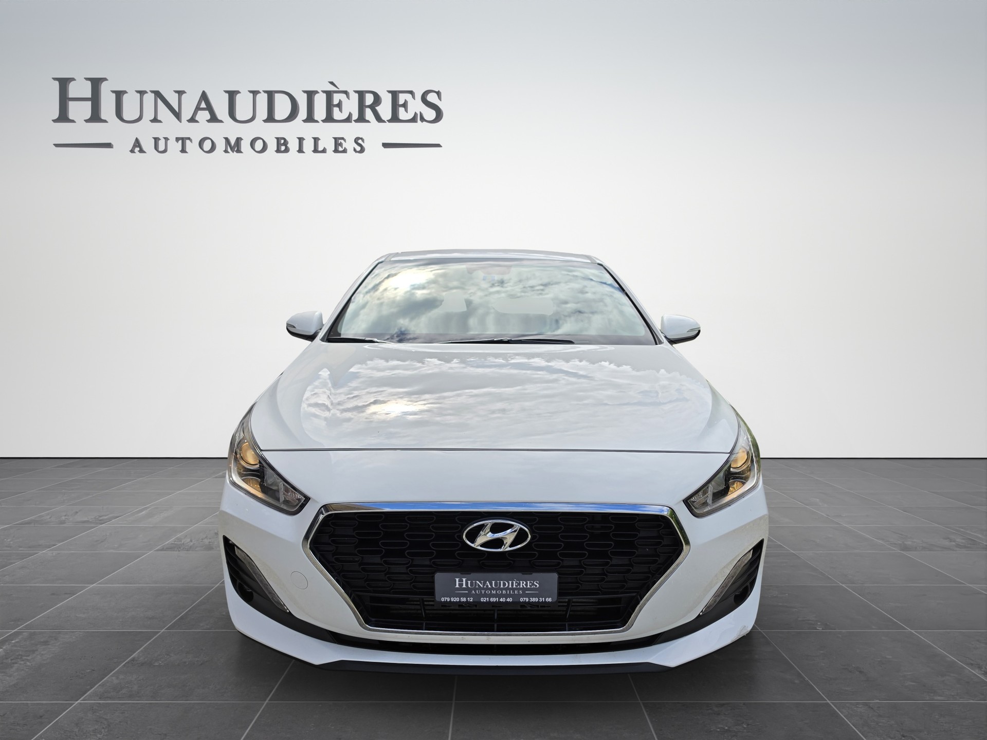 HYUNDAI i30 1.4 T-GDI Amplia DCT-image-13