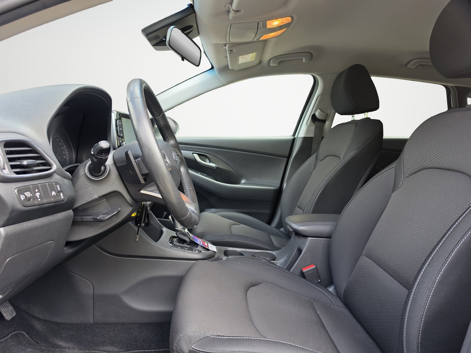 HYUNDAI i30 1.4 T-GDI Amplia DCT-image-7