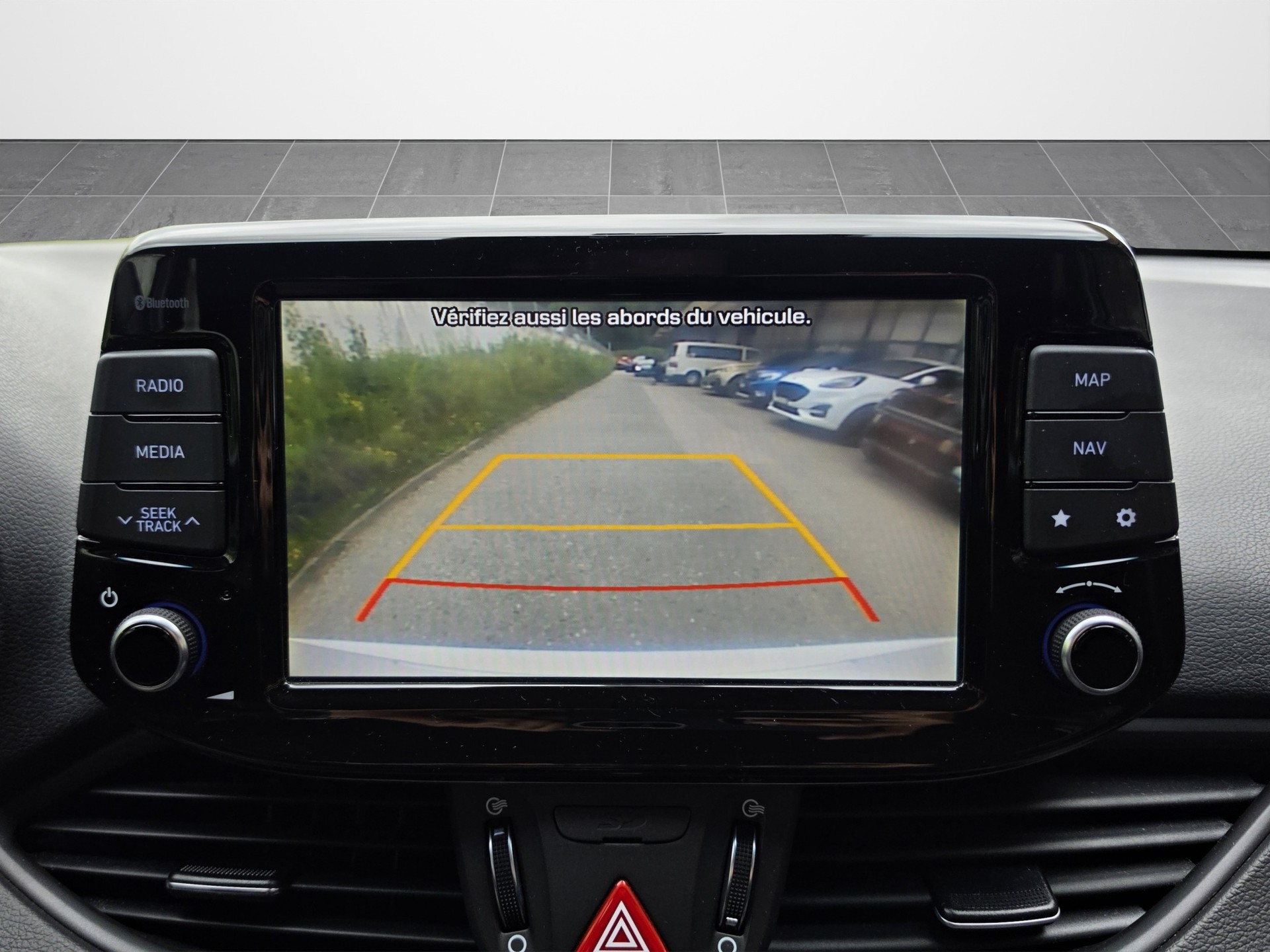 HYUNDAI i30 1.4 T-GDI Amplia DCT-image-3