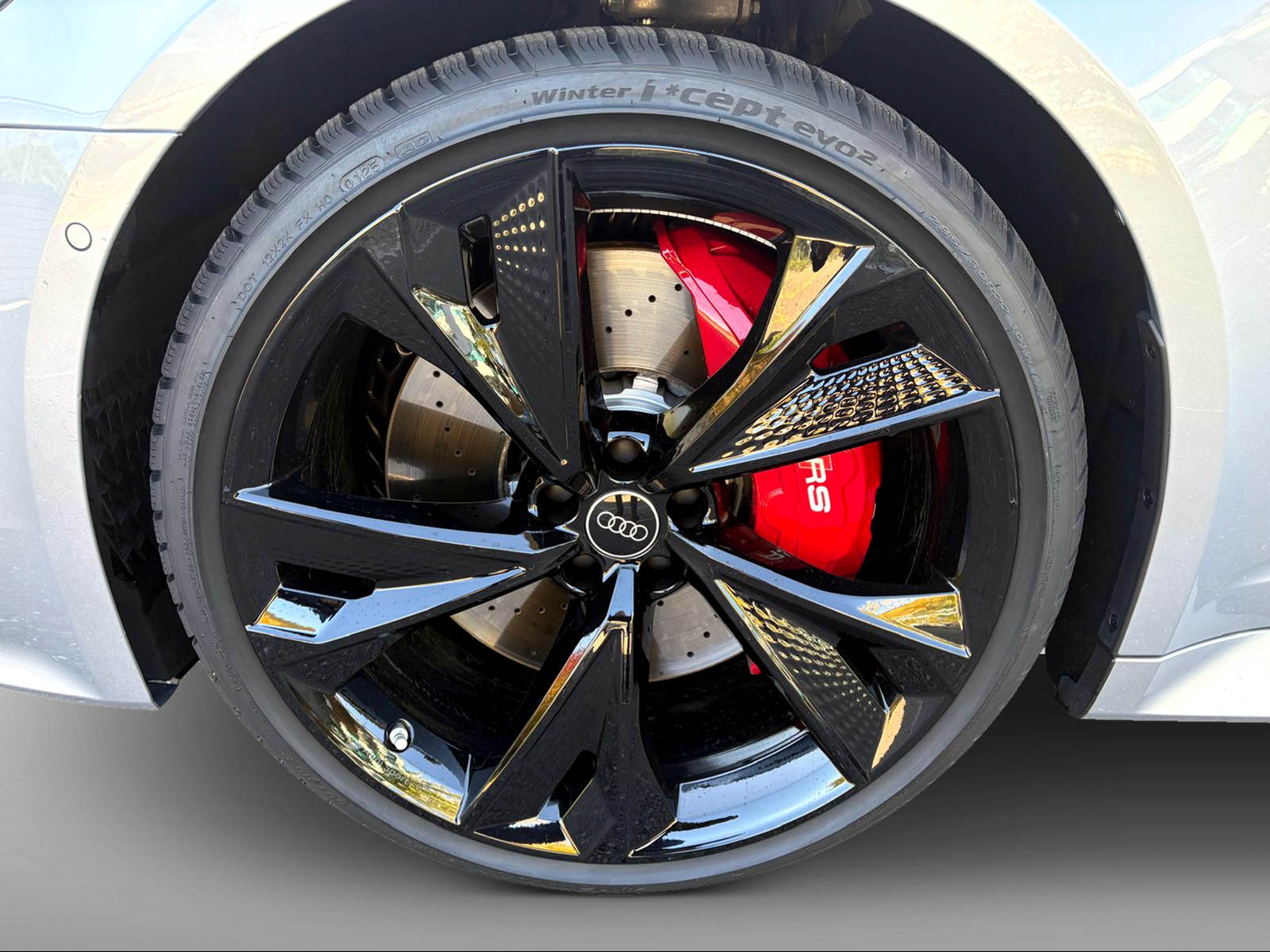 AUDI RS6 Avant 4.0 TFSI V8 quattro-image-3