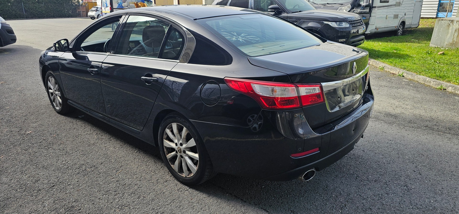 RENAULT LATITUDE-image-1