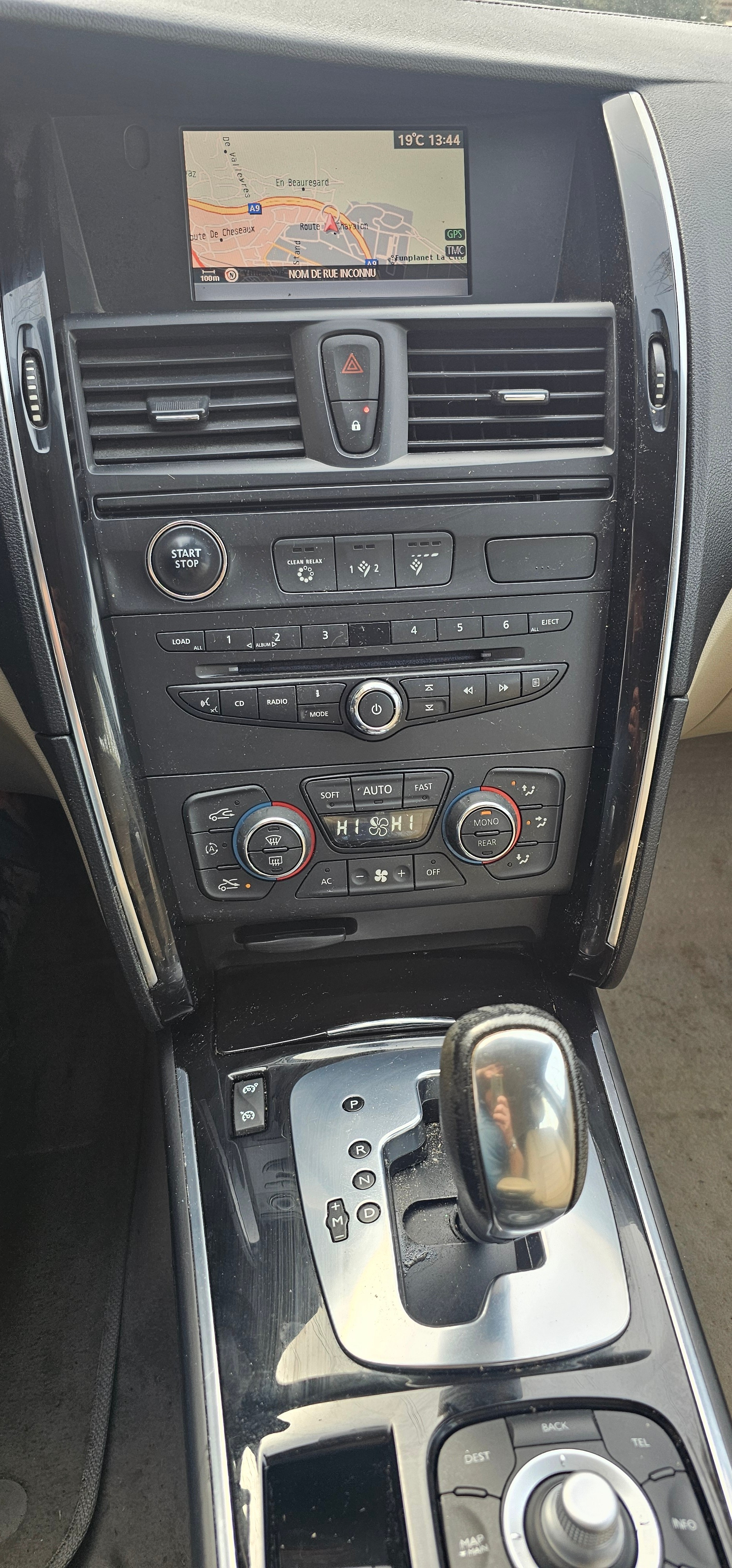 RENAULT LATITUDE-image-5