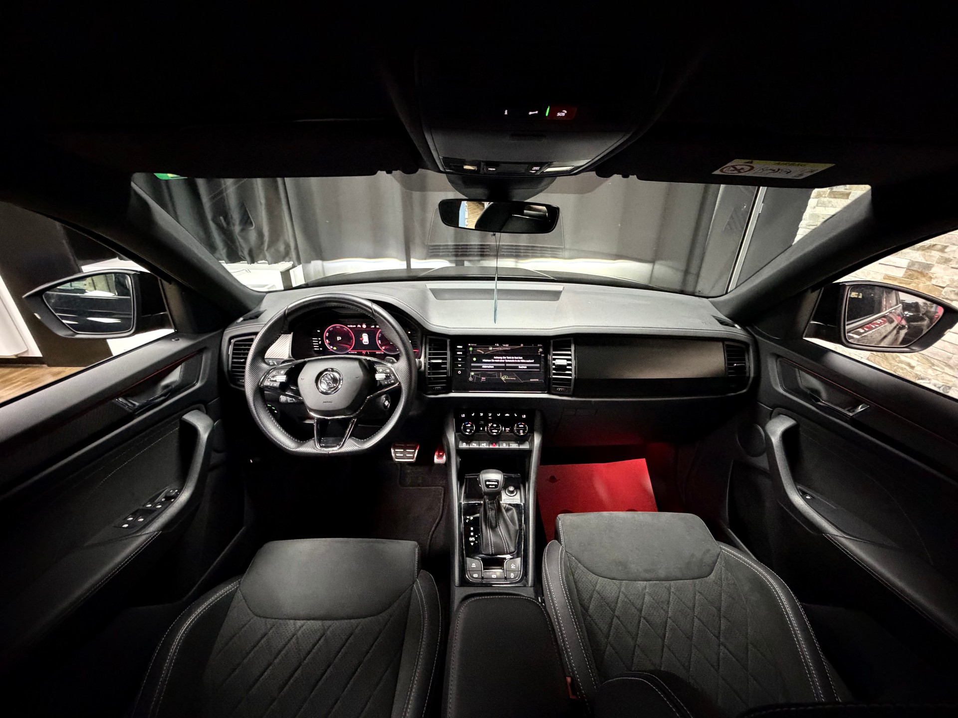 SKODA Kodiaq 2.0 TDI CR SportLine 4x4 DSG-image-22