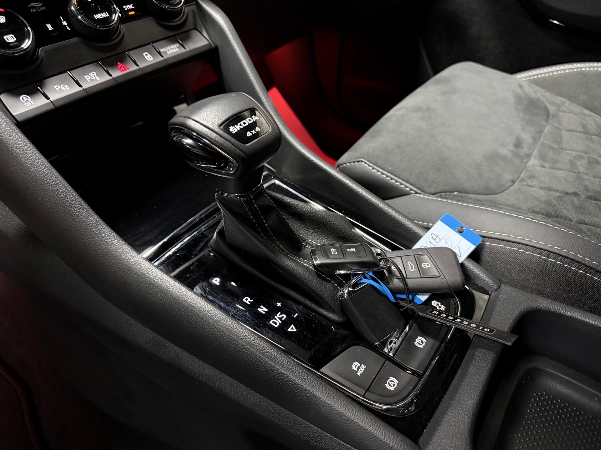 SKODA Kodiaq 2.0 TDI CR SportLine 4x4 DSG-image-14