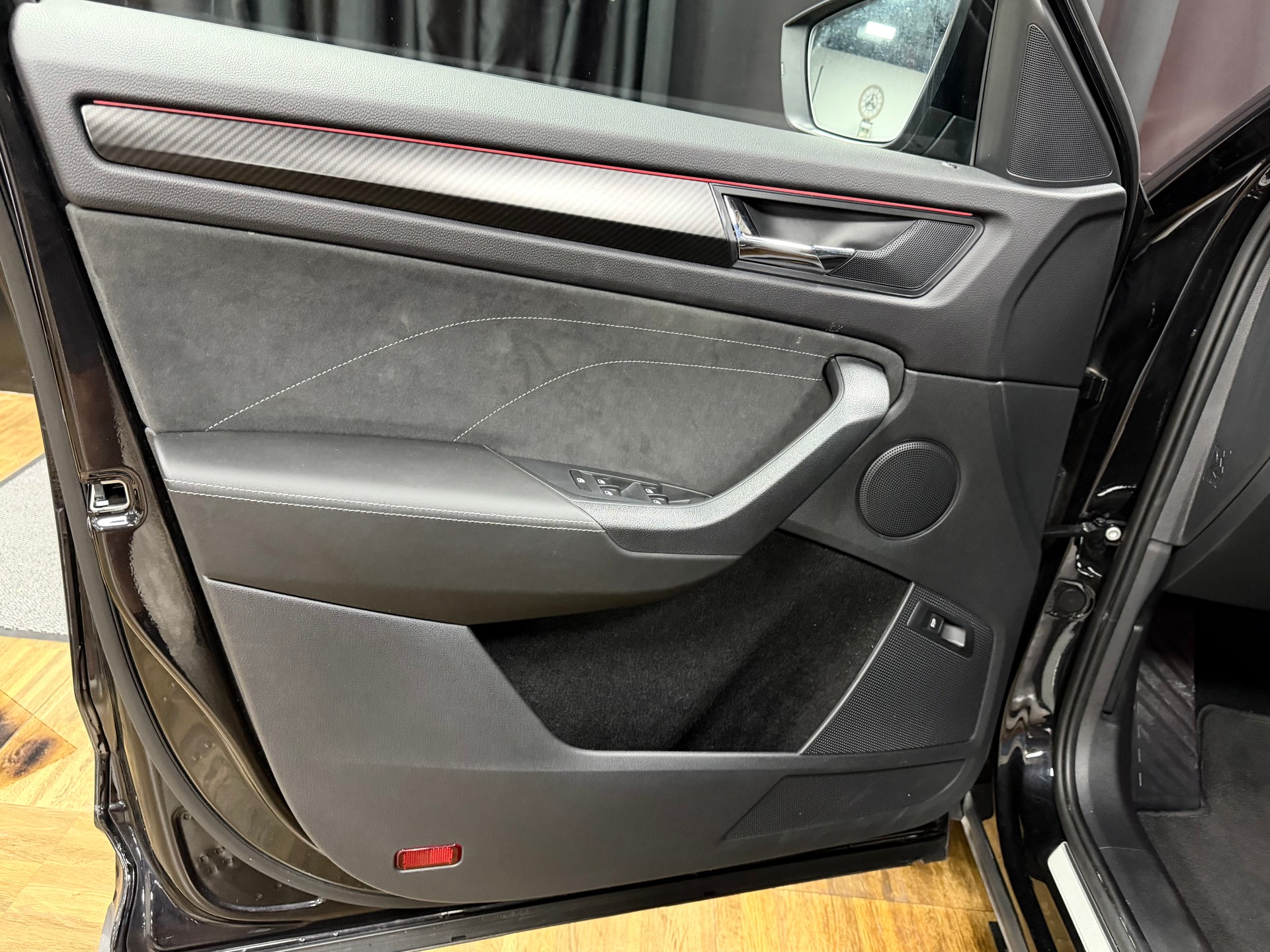 SKODA Kodiaq 2.0 TDI CR SportLine 4x4 DSG-image-9