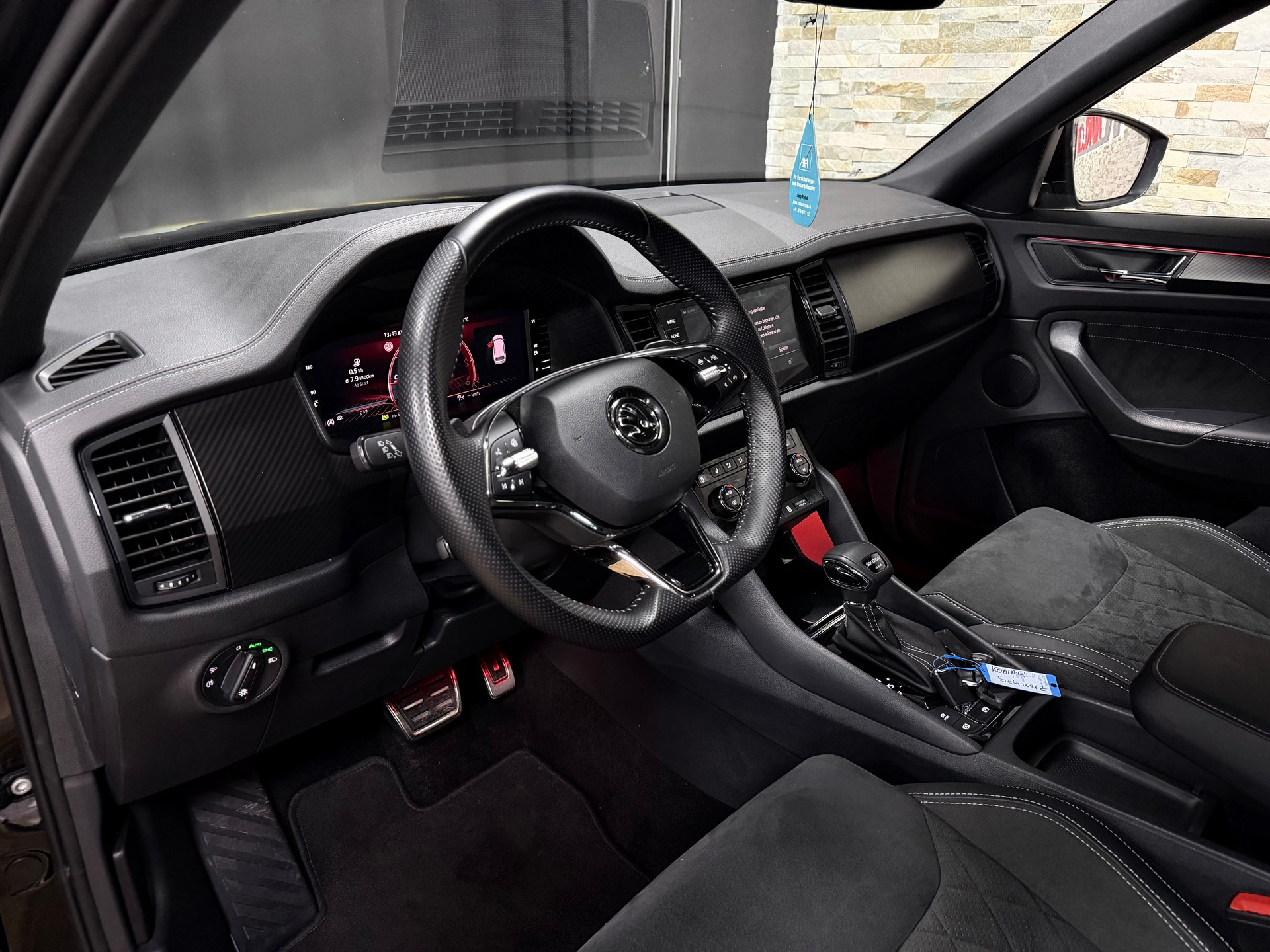SKODA Kodiaq 2.0 TDI CR SportLine 4x4 DSG-image-11