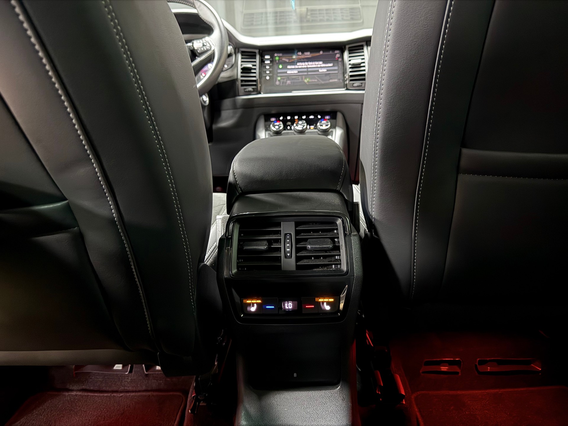 SKODA Kodiaq 2.0 TDI CR SportLine 4x4 DSG-image-21