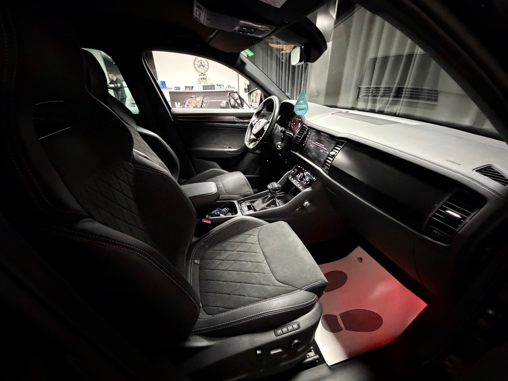 SKODA Kodiaq 2.0 TDI CR SportLine 4x4 DSG-image-24