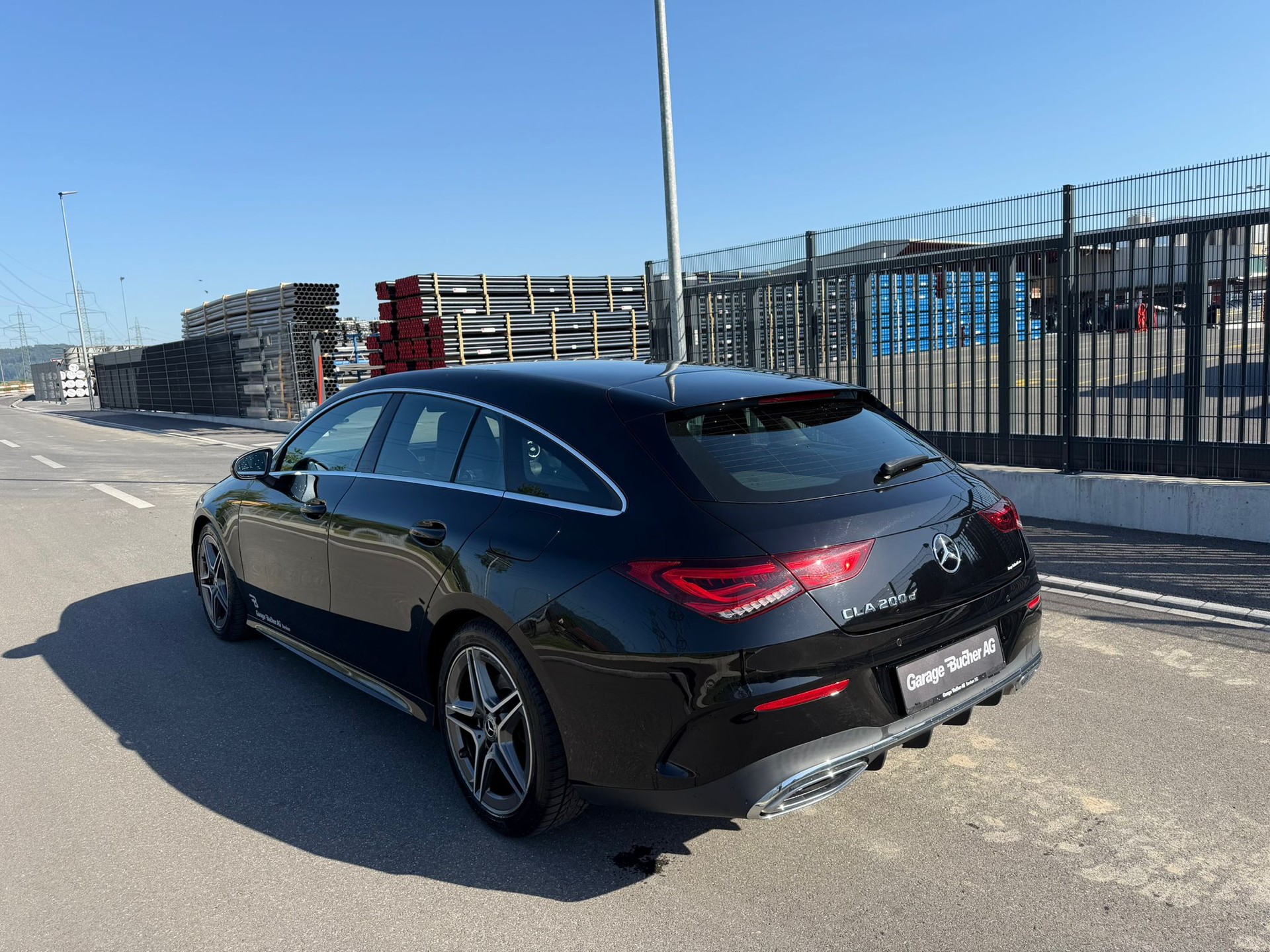 MERCEDES-BENZ CLA Shooting Brake 200 d AMG Line 8G-DCT-image-4