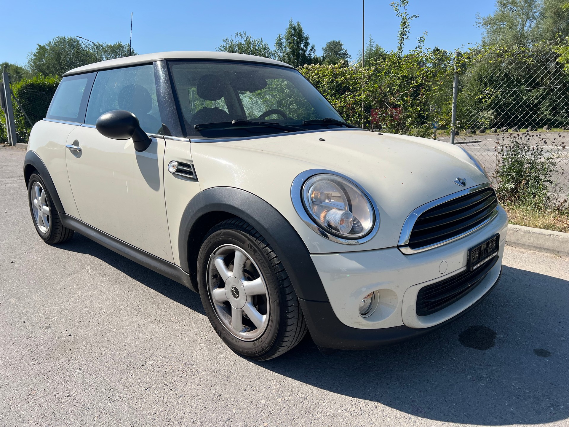 MINI One-image-1