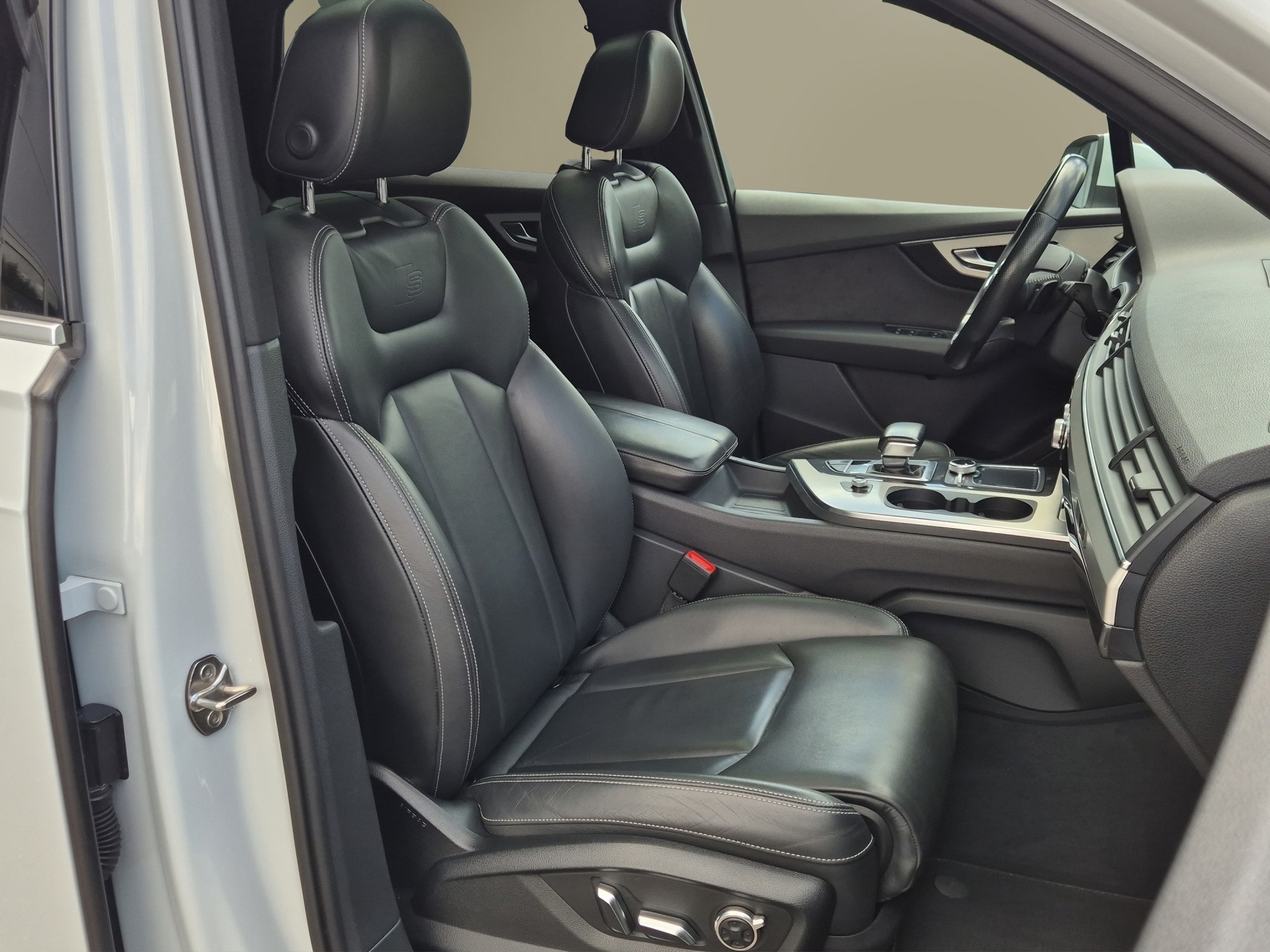 AUDI Q7 3.0 TDI quattro tiptronic-image-15