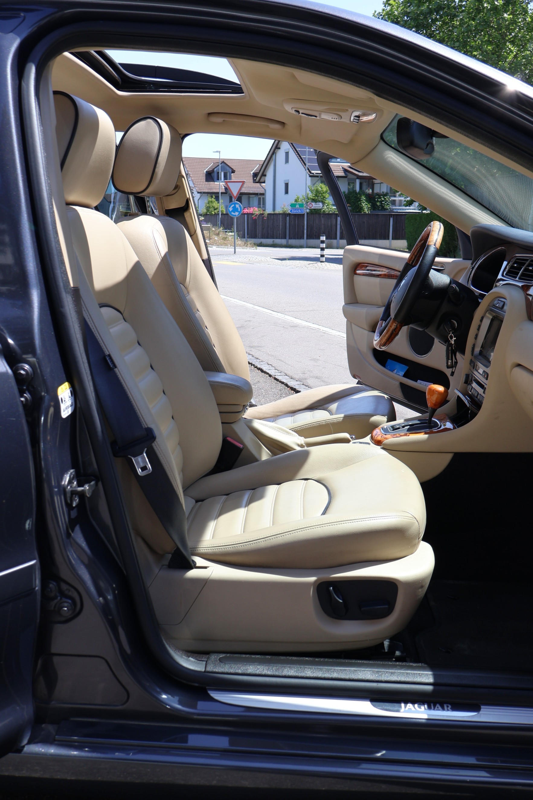 JAGUAR X-Type Estate 3.0 V6 Traction4 Luxury Edition Automatic-image-11