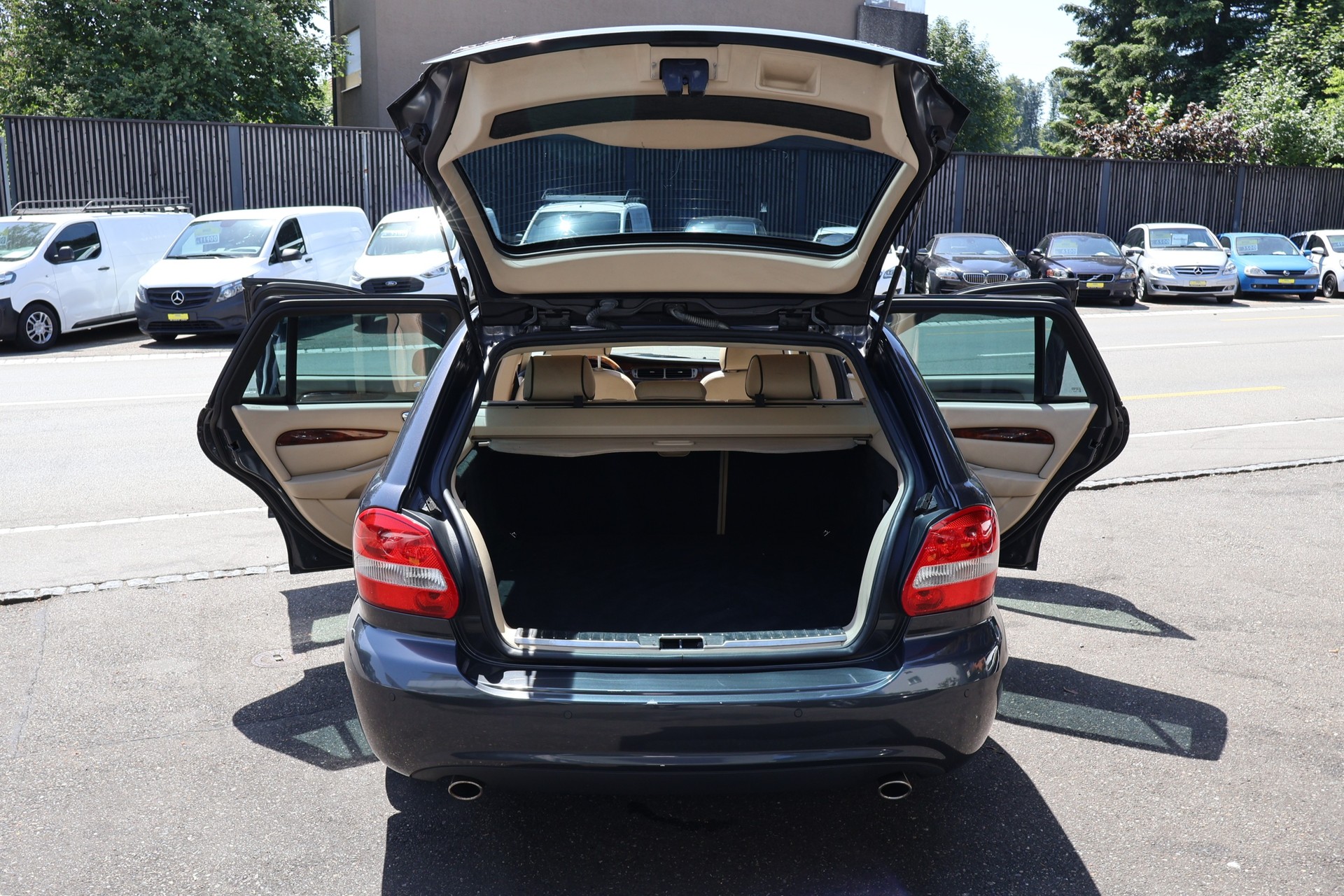 JAGUAR X-Type Estate 3.0 V6 Traction4 Luxury Edition Automatic-image-8
