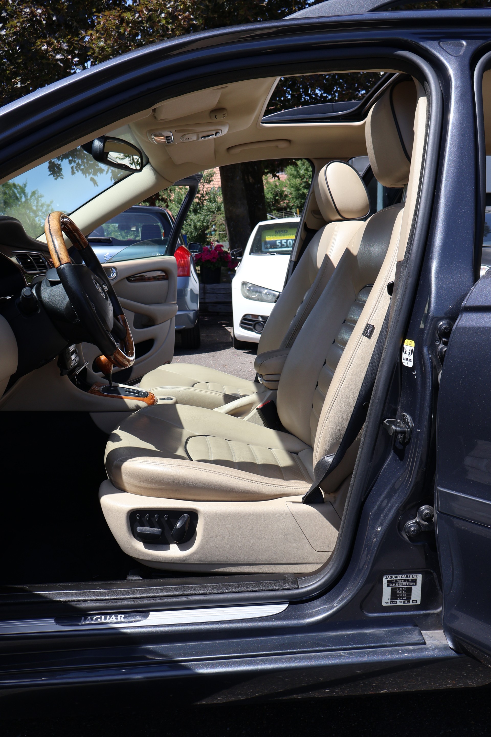 JAGUAR X-Type Estate 3.0 V6 Traction4 Luxury Edition Automatic-image-9